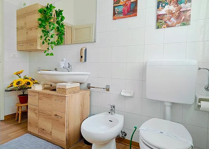 Free Parking - No Tourist Tax - Motor Valley *