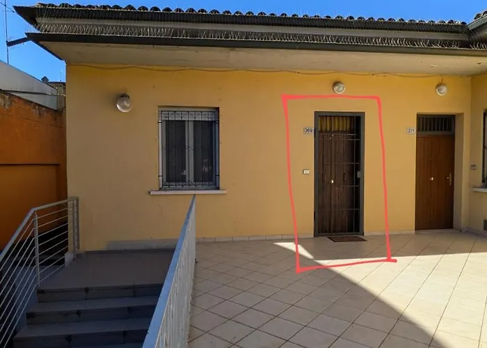 Free Parking - No Tourist Tax - Motor Valley Lägenhet